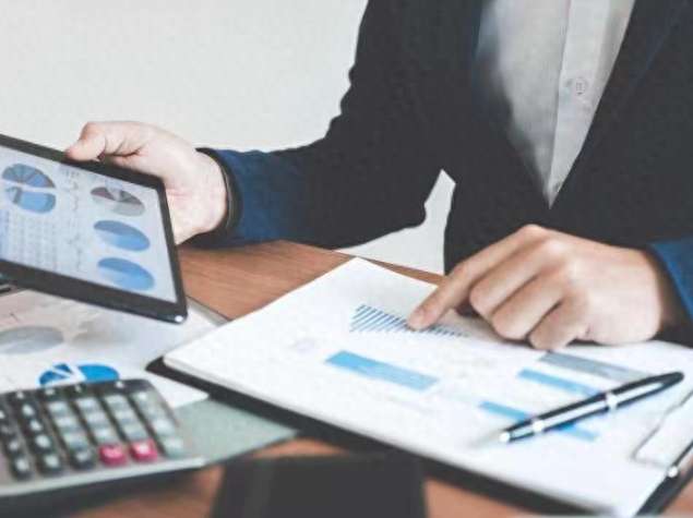 ETF Market Shifts: Investor Base Changes